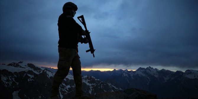 Hakkari'de bir asker İran'dan açılan taciz ateşi sonucu şehit oldu