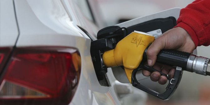 Benzine 12 kuruş zam