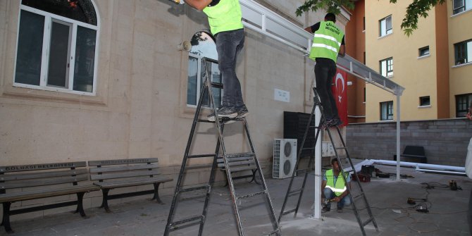 Gölbaşı Belediyesi camileri onarıyor