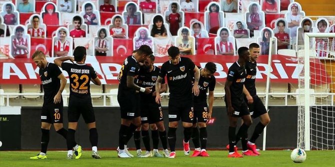 Kayserispor ligde kalma yarışında pes etmiyor