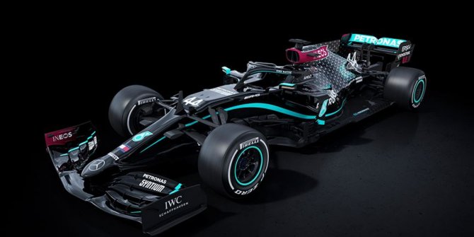 Mercedes ırkçılığa karşı Formula 1'de siyah araçla yarışacak