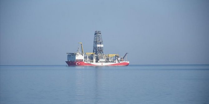 Türkiye'nin ilk yerli sondaj gemisi 'Fatih' Zonguldak açıklarında