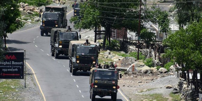 Hindistan, Çin sınırına obüs ve tank konuşlandırdı
