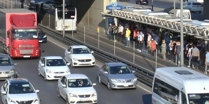 İstanbul'da trafik yoğunluğu pandemi öncesini aratmıyor