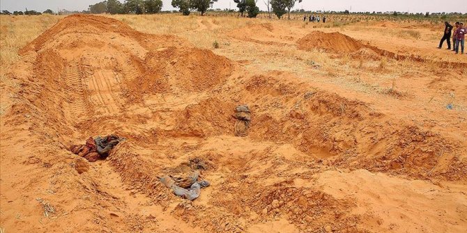 Libya'da toplu mezarlardan 23 günde 208 ceset çıkarıldı