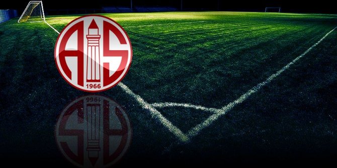 Antalyaspor, 15 yaşındaki Emre Uzun'la profesyonel sözleşme yaptı