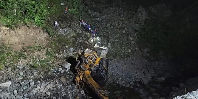 Gümüşhane'de yol yapımı sırasında heyelan: 2 ölü