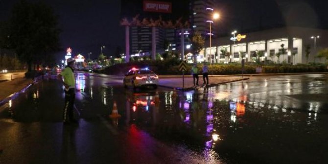 Denizli'de sağanak hayatı olumsuz etkiledi