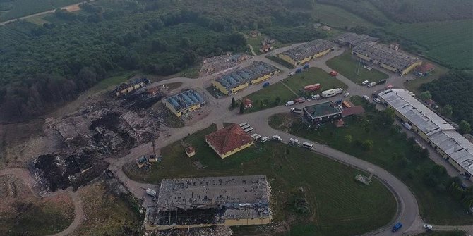 Sakarya'da patlama olan havai fişek fabrikasındaki arama kurtarma çalışmalarına tekrar başlandı