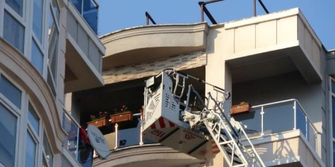 Ayrıldığı kız arkadaşının evini yaktı