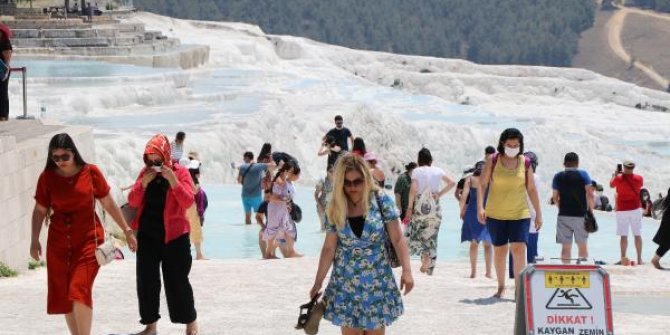 Pamukkale’de hafta sonu yoğunluğu