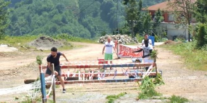 Rizeli gençlerin hazırladığı yarışma parkurundaki ekipmanlar yakıldı