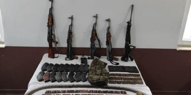 Hizan’da yol kontrolünde çok sayıda silah ve mühimmat ele geçirildi