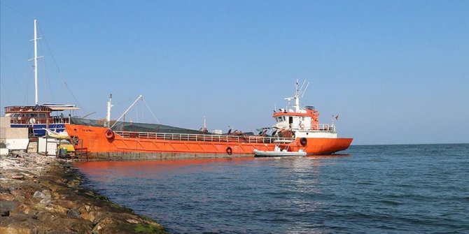 İzmir'de bir gemide 276 sığınmacı yakalandı