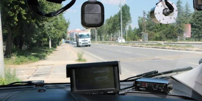 Yurt genelinde radarla hız denetimi: 43 bin sürücüye ceza
