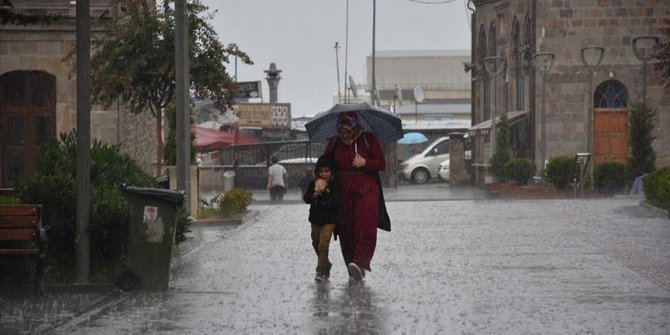 Meteorolojiden Doğu Karadeniz için 'şiddetli yağış' uyarısı