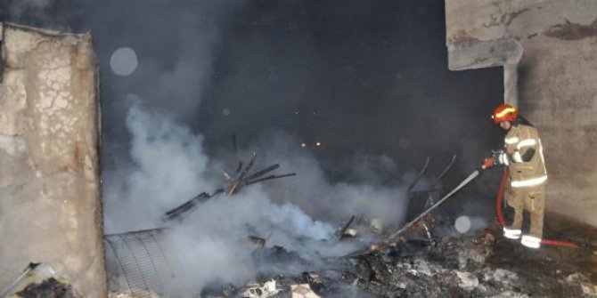 Bursa'da 1 baraka, 2 ev ve 1 iş yeri yandı: 1 yaralı