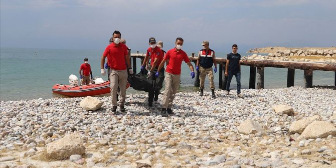 Van'daki tekne faciasında ölü sayısı 16 oldu