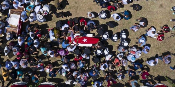 Sakarya'da şehit olan üç asker son yolculuklarına uğurlandı