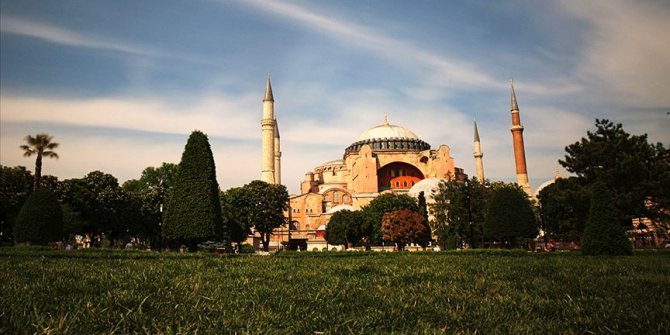 Ayasofya'yı camiden müzeye dönüştüren Bakanlar Kurulu kararına iptal