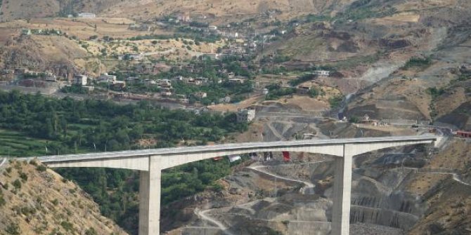 Türkiye'nin en yüksek köprüsü bölge ekonomisini canlandıracak