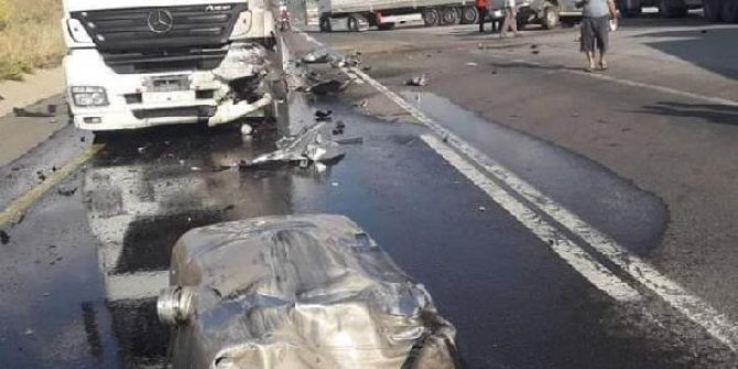 TIR ile kamyonet çarpıştı: 1 ölü
