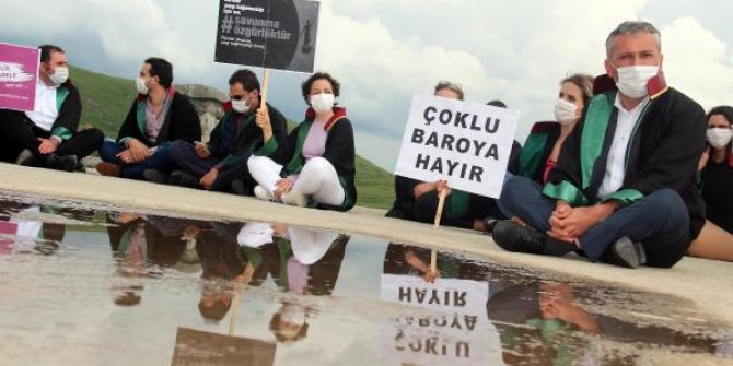 Ardahan'da avukatlardan 'Baro düzenlemesi' protestosu