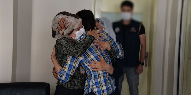 PKK'lı kadın terörist ikna çalışması sonucu Suriye sınırında teslim oldu