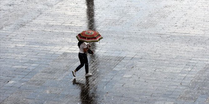 Karadeniz kıyı kesimi için şiddetli yağış uyarısı