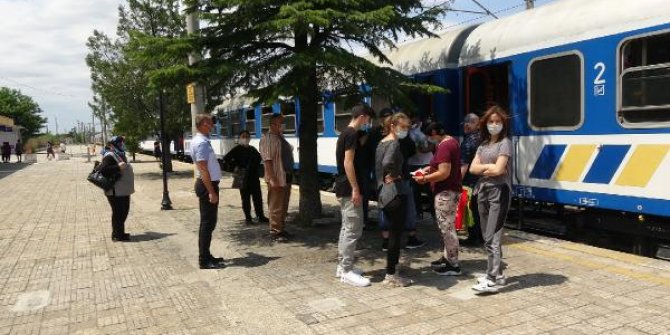 Avrupa'dan gelen ilk gurbetçi treni Kapıkule'de