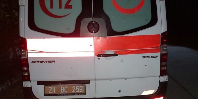 Diyarbakır'da doğum vakasına giden ambulansa silahlı saldırı