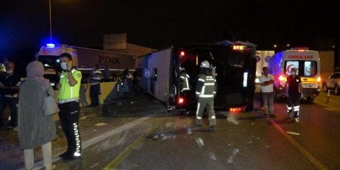 Bursa'da yolcu otobüsü devrildi