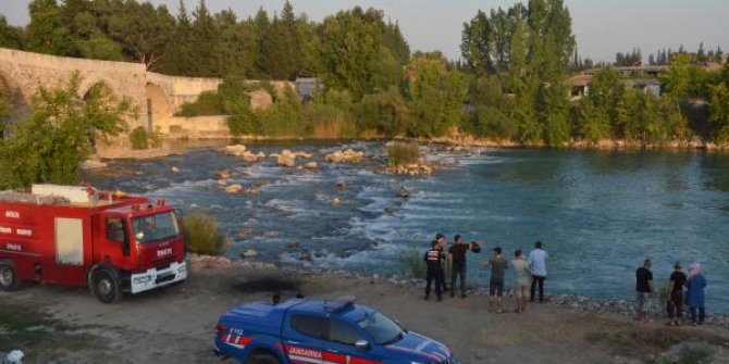 Serinlemek için girdiği Köprüçayı Irmağı'nda boğuldu