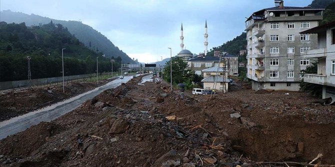 Rize'deki selde iki kişi hayatını kaybetti