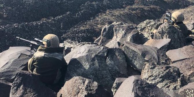Etkisiz hale getirilen teröristlerin silahları 4 olayı aydınlattı
