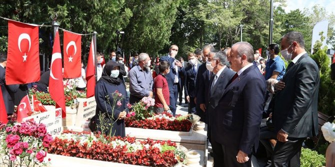 TBMM Başkanı Şentop 15 Temmuz Demokrasi Şehitliği'nde anma programına katıldı