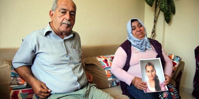 Terör örgütü PKK'nın kaçırdığını iddia ettikleri kızlarının yolunu gözlüyorlar