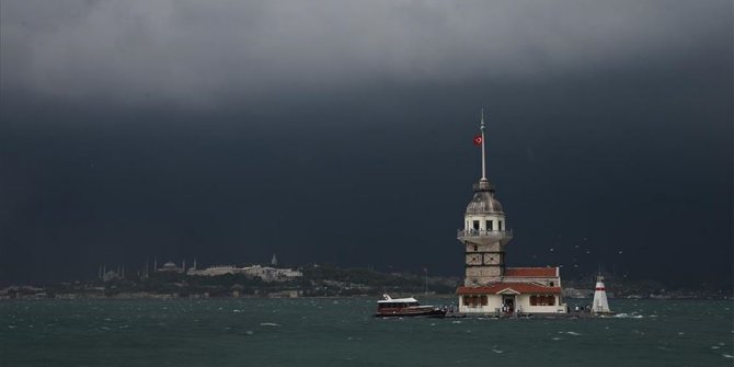 Mehmet Nuri Ersoy'dan 'Kız Kulesi' açıklaması: Çürümüş