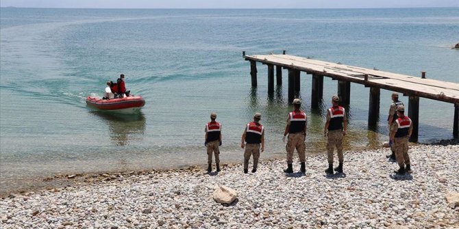 Van Gölü'nde teknenin batması sonucu kaybolan 2 kişinin daha cesedi bulundu