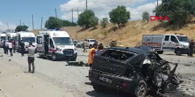 Tunceli'de servis midibüsü devrildi: Yaralılar var