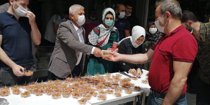 Sakarya ve Kocaeli'de Ayasofya'nın ibadete açılması dolayısıyla lokma dağıtıldı