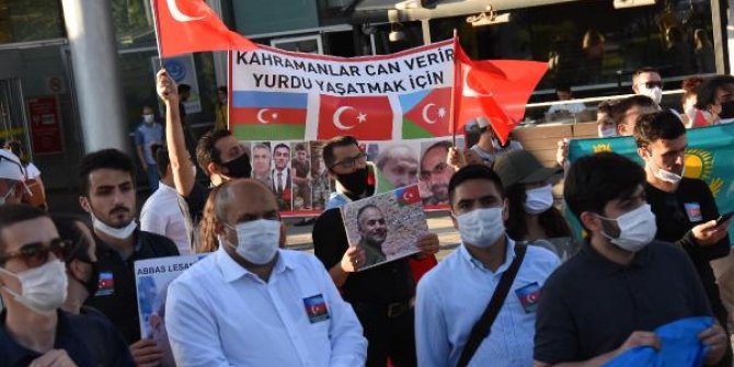 Eskişehir'deki Azerilerden 'Ermenistan' protestosu