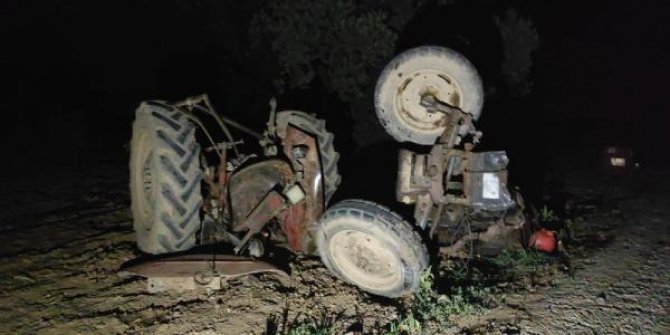 Kamyonetin çarptığı traktör üçe bölündü