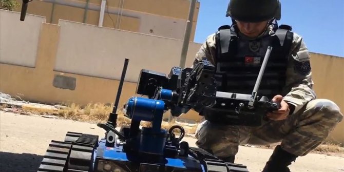 Libya'da EYP'lere yerli ve milli robot 'Kutlu' ile müdahale ediliyor