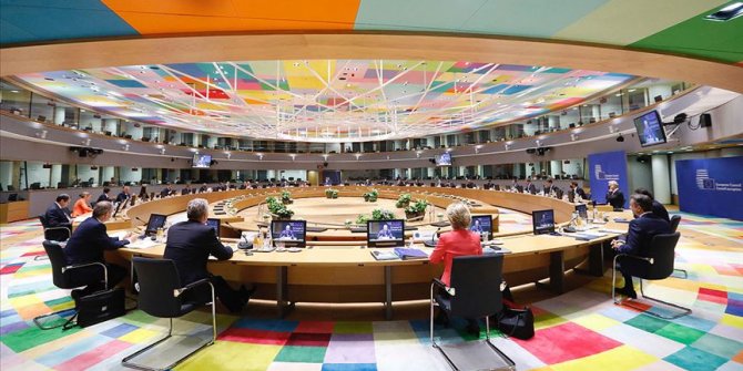 AB Liderler Zirvesi'nin 3. gün oturumları başladı