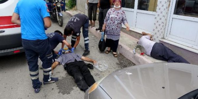 Otomobilin çarptığı 2 yaya yaralandı, sürücü kaçtı