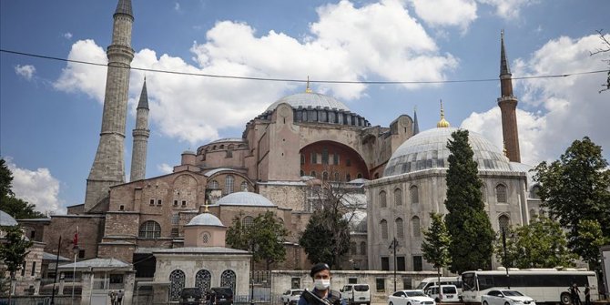 Ayasofya Camisi'nde açılış hazırlıkları sürüyor
