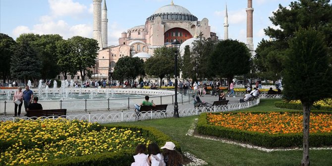 Ayasofya Camisi toplumun tüm kesimlerinden davetlilerin katılımıyla ibadete açılacak