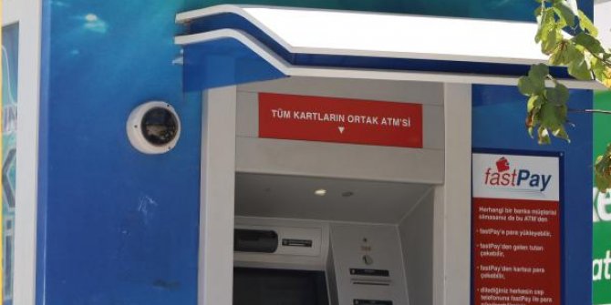 ATM'ye düzenek kurup, müşterilerin hesabını boşalttılar