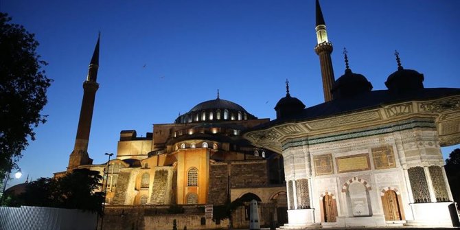 Ayasofya-i Kebir Camii'nde açılış hazırlıkları sürüyor